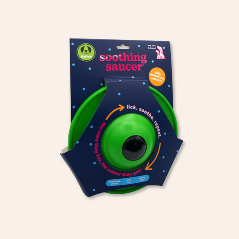 Green soothing saucer with packaging on a white background